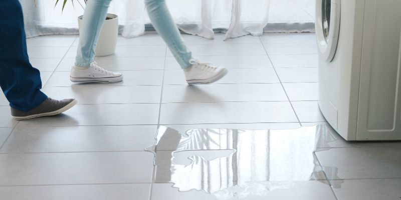 Máquina de Lavar Vazando Água Quando Enche em Itajaí: Confira 6 Dicas